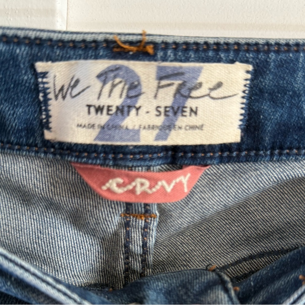 💙 We The Free Distressed Blue Skinny Jeans with Raw Hem size 27 - Picture 6 of 7
